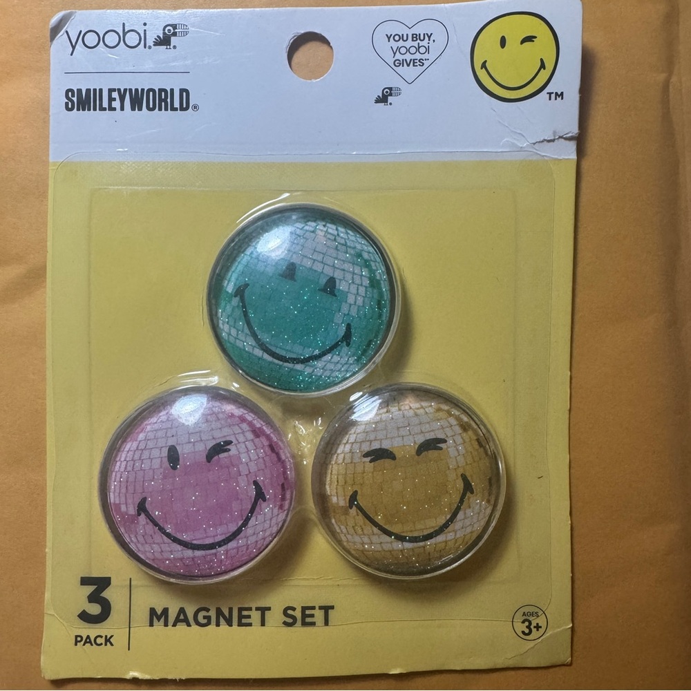 Yoobi SmileyWorld 3 Pack Magnet Set  Smiley Faces School Supplies NWT